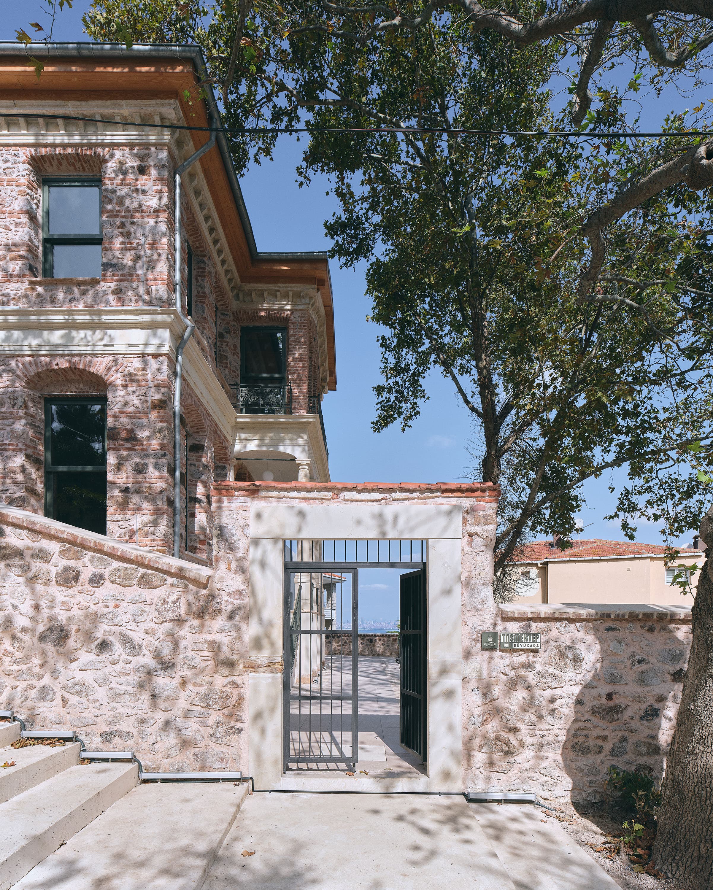 TAŞ MEKTEP detail 1